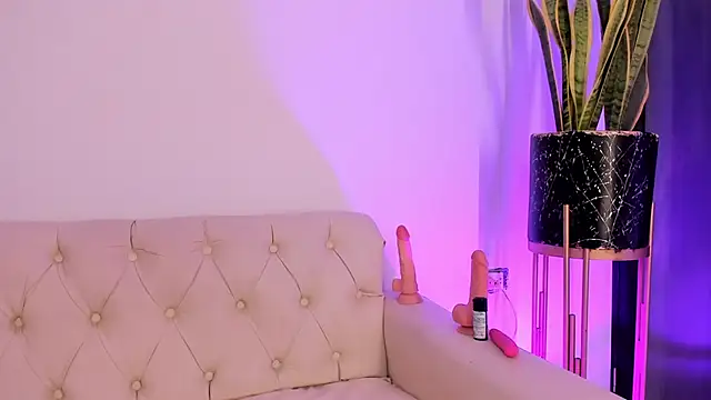 liorah wolf online show from 02-12-26, 07:53