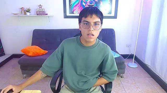 Maecum18 online show from 04-20-26, 08:43