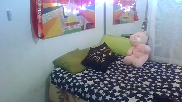 yoahotpetrafiery online show from 04-11-26, 12:15