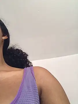 Snapshot of LiaRose- chatting on 03-03-26, 08:59 LiaRose- online show from 03-03-26, 08:59