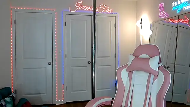 JazmineFoxx online show from 05-13-26, 03:53