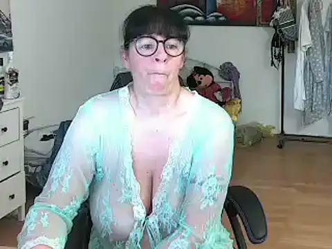 Sylly online show from 03-06-25, 09:47