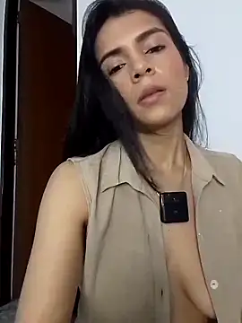 Snapshot of EvaMiranda chatting on 05-15-26, 03:57 EvaMiranda online show from 05-15-26, 03:57