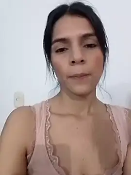 Snapshot of EvaMiranda chatting on 05-26-26, 04:19 EvaMiranda online show from 05-26-26, 04:19