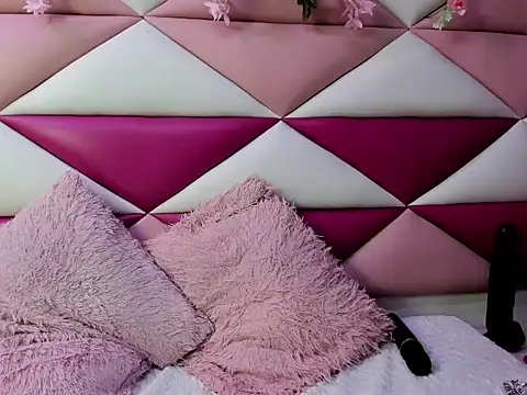 Snapshot of Luna_Staar69 chatting on 02-13-26, 03:13 Luna Staar69 online show from 02-13-26, 03:13