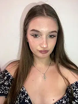 Green eyes lady online show from 07-06-26, 05:04