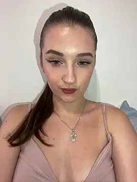 Green eyes lady online show from 07-17-26, 02:45
