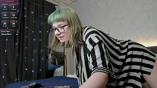 Scarle Whisper online show from 03-25-26, 01:00