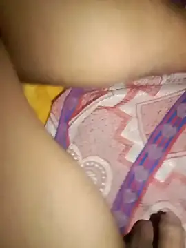 Snapshot of Cute-newpari chatting on 03-11-26, 05:41 Cute-newpari online show from 03-11-26, 05:41