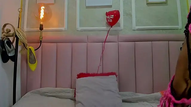 Luna cocoa online show from 02-18-26, 01:18