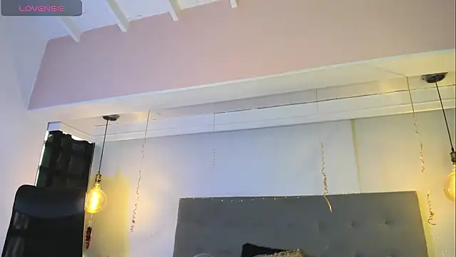 SamiraMalek  online show from 02-14-26, 12:35