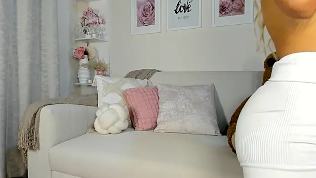 Mia Rosee1 online show from 02-13-26, 11:56