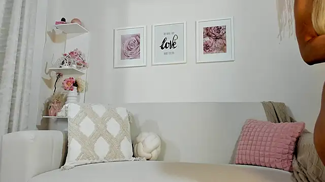 Mia Rosee1 online show from 04-14-26, 12:05