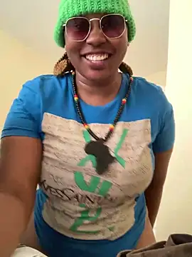 Snapshot of MeekyCurvyAss chatting on 07-01-26, 12:40 MeekyCurvyAss online show from 07-01-26, 12:40