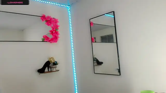 NathalialLooes online show from 04-17-26, 05:10