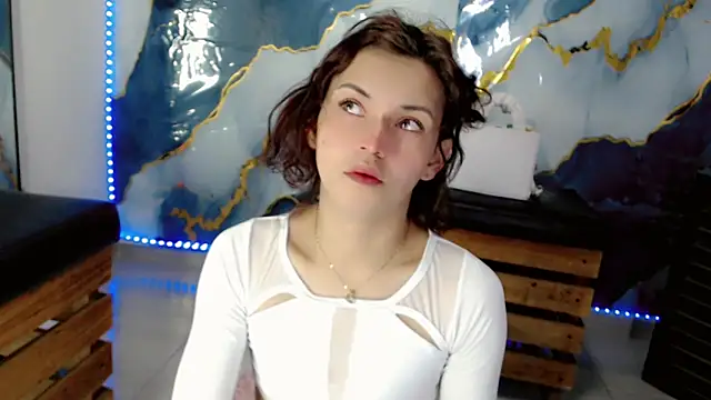 Snapshot of NathalialLooes chatting on 05-31-26, 05:04 NathalialLooes online show from 05-31-26, 05:04