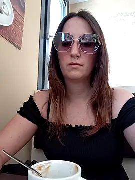 Snapshot of Alexdevil92 chatting on 08-05-26, 08:28 Alexdevil92 online show from 08-05-26, 08:28