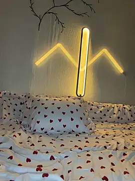 AlyaX X online show from 04-21-26, 01:06