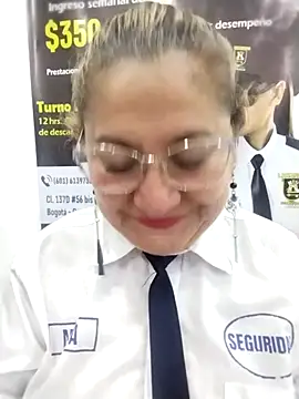 Snapshot of JULIETA_21- chatting on 05-11-26, 04:04 JULIETA 21- online show from 05-11-26, 04:04