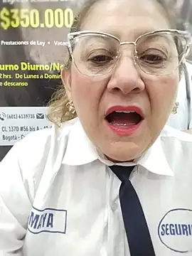 Snapshot of JULIETA_21- chatting on 05-12-26, 12:35 JULIETA 21- online show from 05-12-26, 12:35