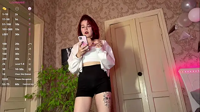 LaurynGeisinger online show from 04-03-26, 01:53