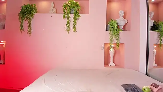 BrenddaMiller  online show from 03-24-26, 12:32