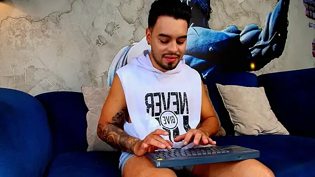 DaveParker  online show from 02-11-26, 01:27