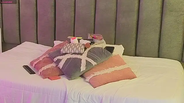 SofiaCortes4 online show from 04-22-26, 11:34