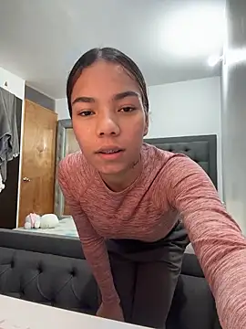 kaylaneee  online show from 05-14-26, 01:34