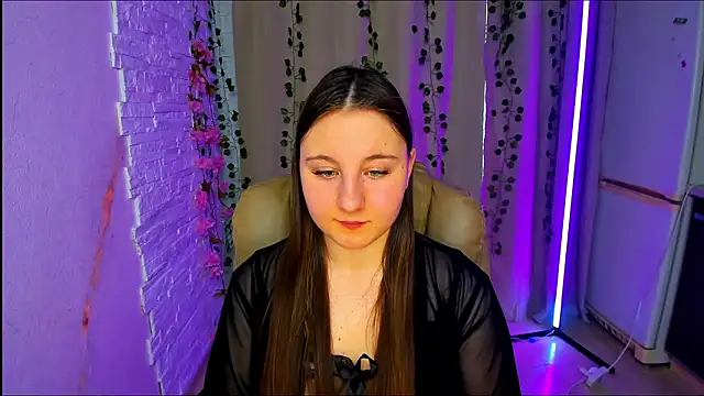 EvaxCharm online show from 02-11-26, 07:24