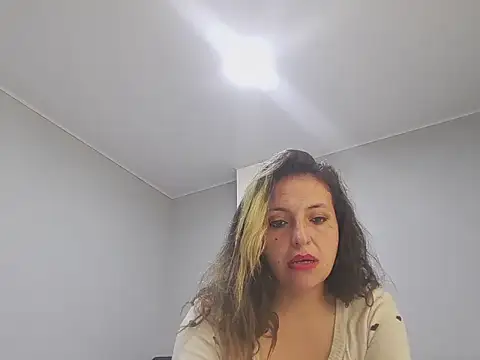 KENDRA-HONEY online show from 04-17-26, 02:20