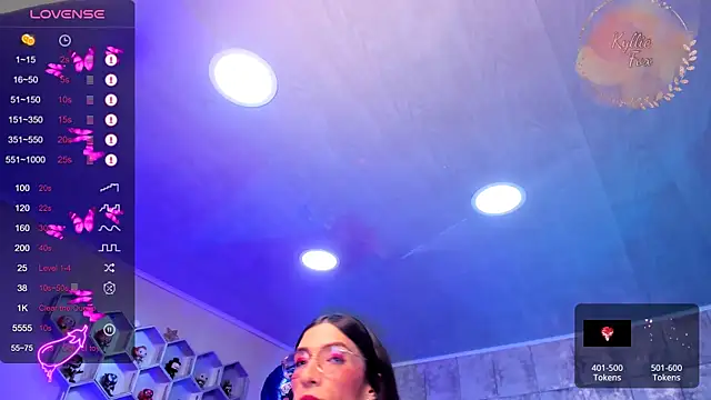 Snapshot of kylliefox_ chatting on 12-26-24, 01:21 kylliefox online show from 12-26-24, 01:21