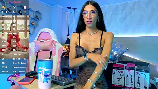 Snapshot of kylliefox_ chatting on 09-13-25, 01:33 kylliefox online show from 09-13-25, 01:33