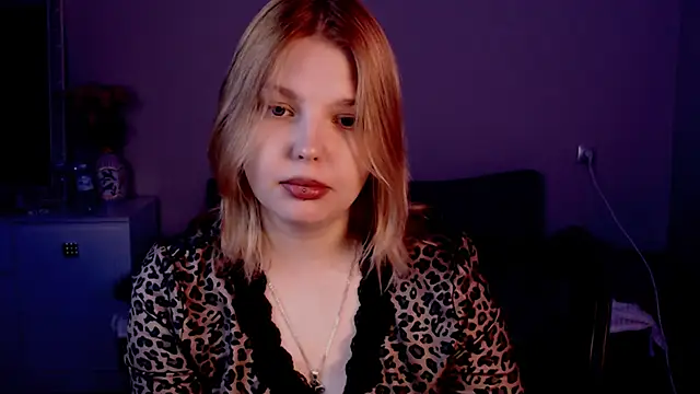 Snapshot of Ophelia_Ritz chatting on 05-08-26, 10:15 Ophelia Ritz online show from 05-08-26, 10:15