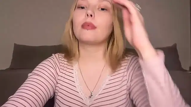 Snapshot of Ophelia_Ritz chatting on 05-15-26, 09:11 Ophelia Ritz online show from 05-15-26, 09:11
