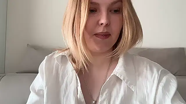 Snapshot of Ophelia_Ritz chatting on 06-05-26, 06:52 Ophelia Ritz online show from 06-05-26, 06:52