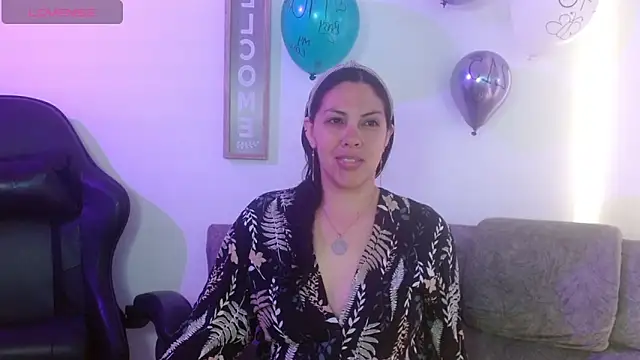 Iris bloom69 online show from 04-18-26, 12:42