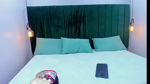 Amber-Horney online show from 03-24-26, 01:38