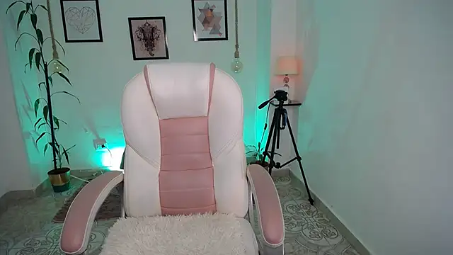 adhara 11 online show from 04-11-26, 11:20