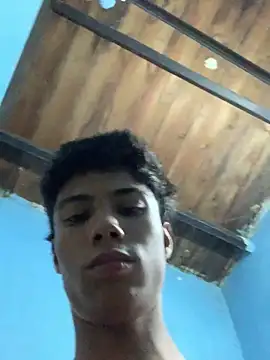 Snapshot of Adan21_cm chatting on 05-27-26, 11:02 Adan21 cm online show from 05-27-26, 11:02