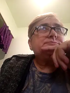 Snapshot of SusanStar874 chatting on 03-18-26, 03:04 SusanStar874 online show from 03-18-26, 03:04