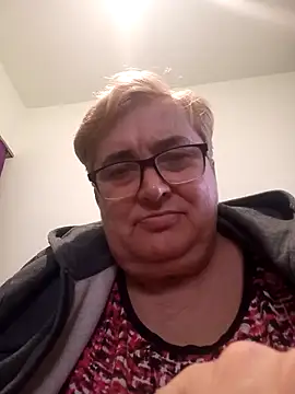 Snapshot of SusanStar874 chatting on 03-25-26, 04:24 SusanStar874 online show from 03-25-26, 04:24