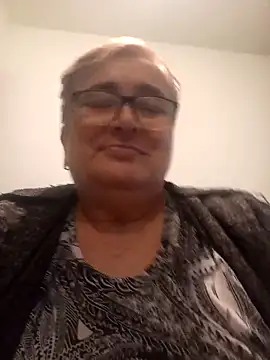 Snapshot of SusanStar874 chatting on 03-27-26, 04:18 SusanStar874 online show from 03-27-26, 04:18