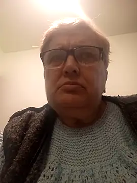 Snapshot of SusanStar874 chatting on 03-31-26, 03:34 SusanStar874 online show from 03-31-26, 03:34