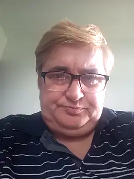 Snapshot of SusanStar874 chatting on 04-16-26, 02:40 SusanStar874 online show from 04-16-26, 02:40