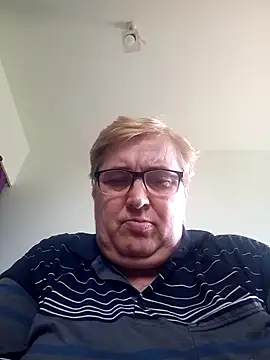Snapshot of SusanStar874 chatting on 04-17-26, 01:03 SusanStar874 online show from 04-17-26, 01:03