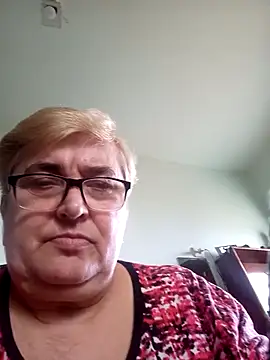 Snapshot of SusanStar874 chatting on 04-19-26, 01:43 SusanStar874 online show from 04-19-26, 01:43