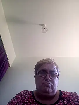 Snapshot of SusanStar874 chatting on 05-04-26, 10:00 SusanStar874 online show from 05-04-26, 10:00