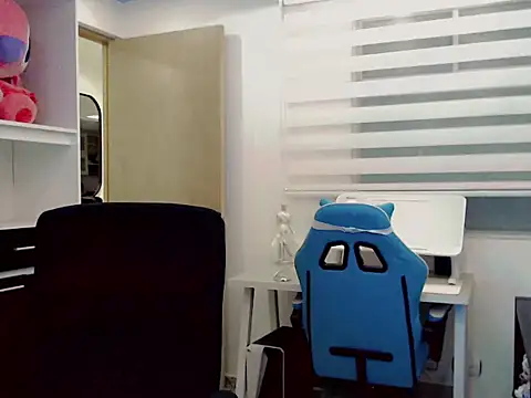 Snapshot of duvisex19 chatting on 02-14-26, 12:40 duvisex19 online show from 02-14-26, 12:40