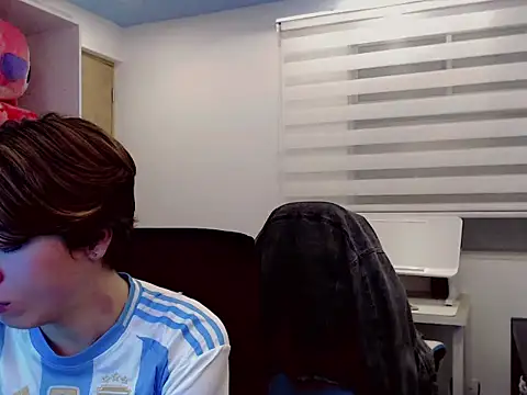 Snapshot of duvisex19 chatting on 02-17-26, 04:20 duvisex19 online show from 02-17-26, 04:20